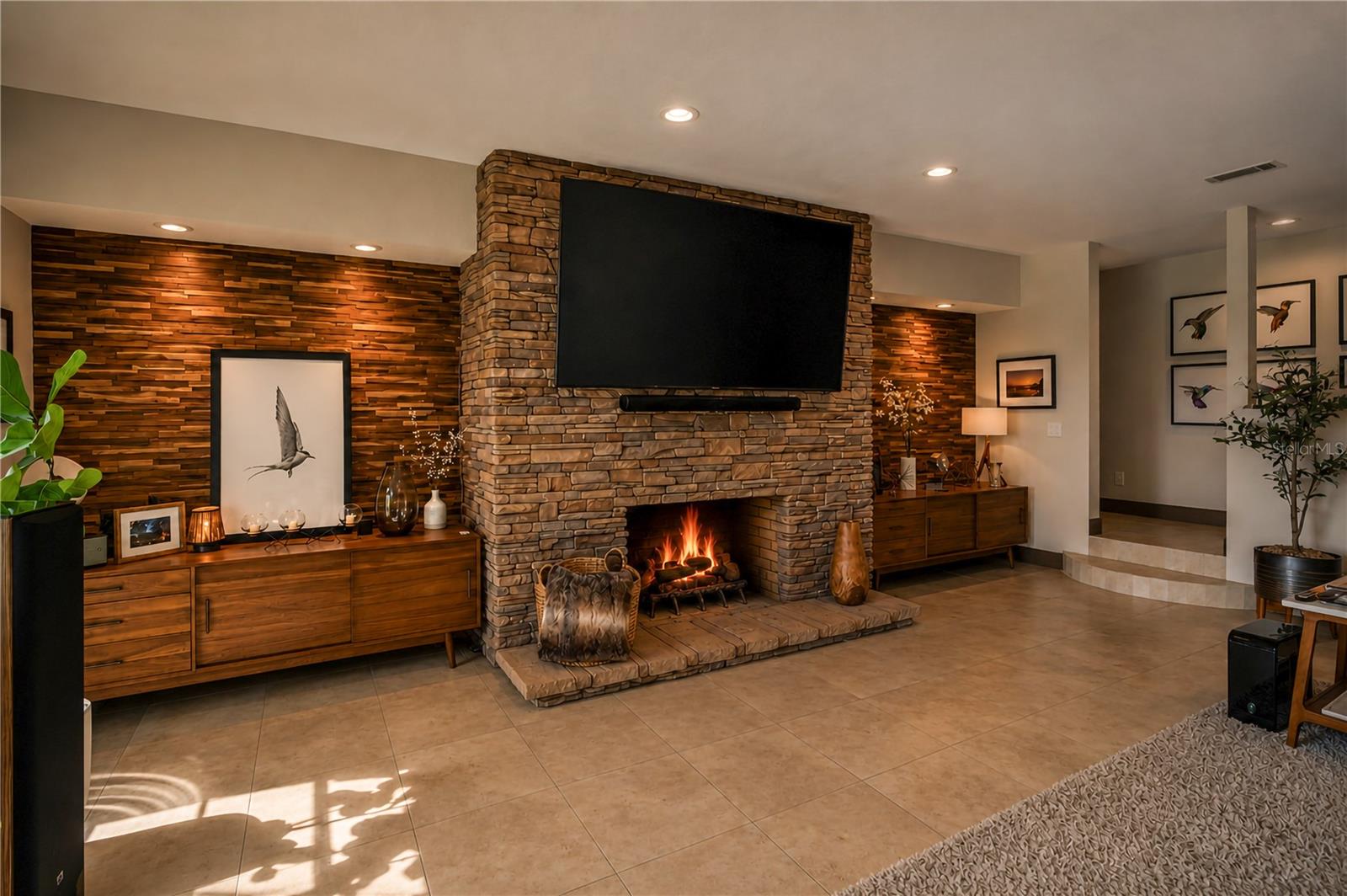 GOLDEN HILLS - Residential