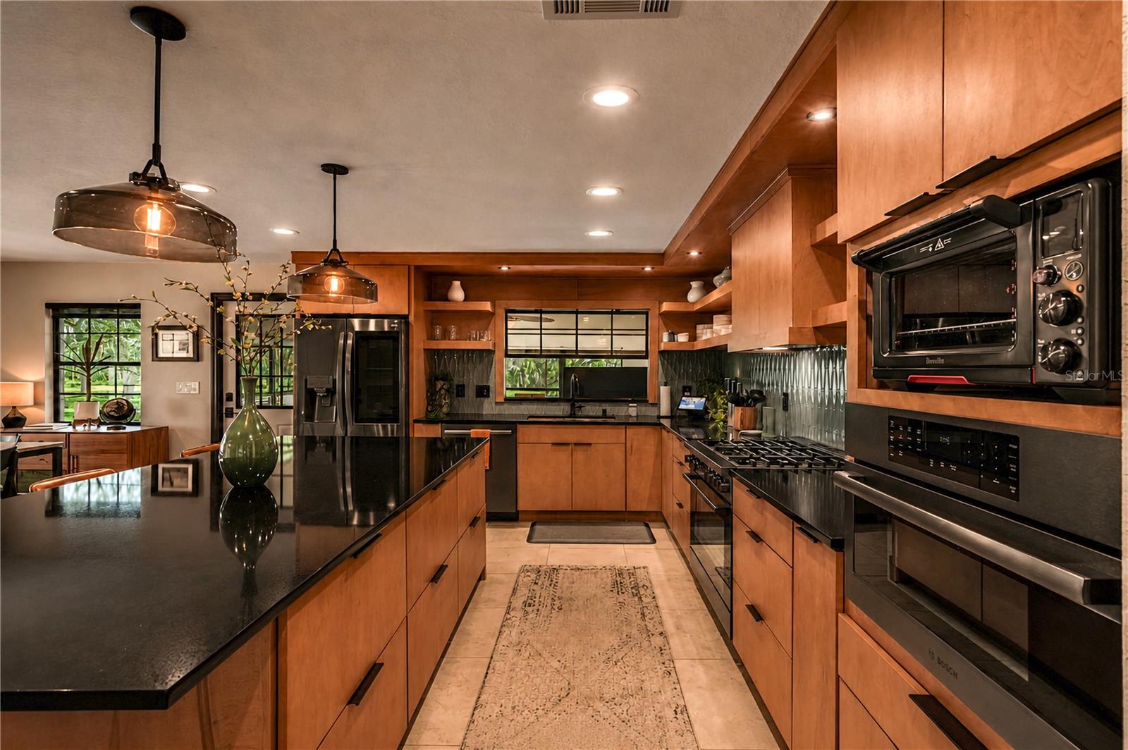 GOLDEN HILLS - Residential
