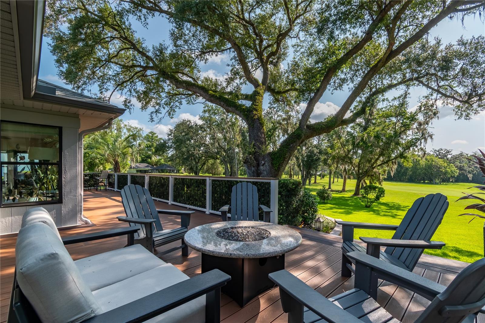 GOLDEN HILLS - Residential