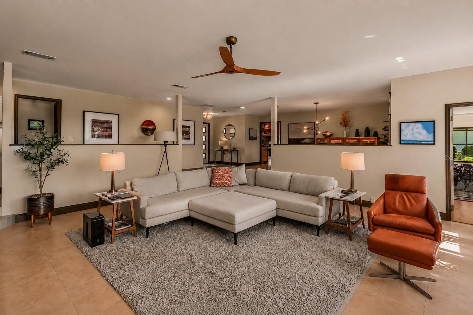 GOLDEN HILLS - Residential
