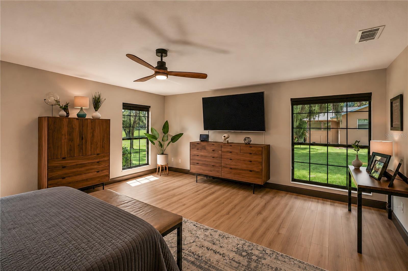 GOLDEN HILLS - Residential