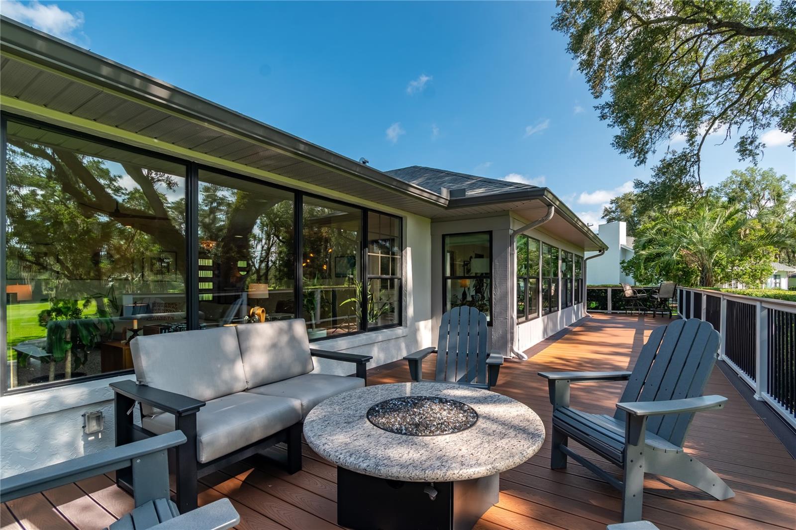 GOLDEN HILLS - Residential