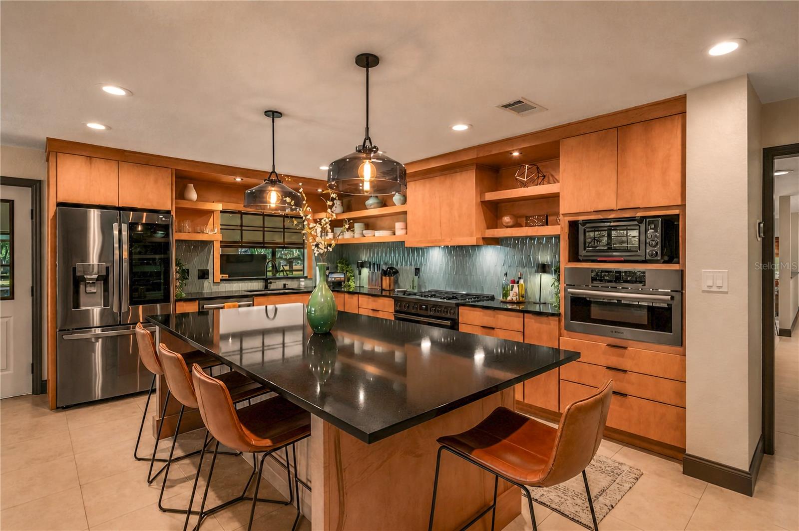 GOLDEN HILLS - Residential