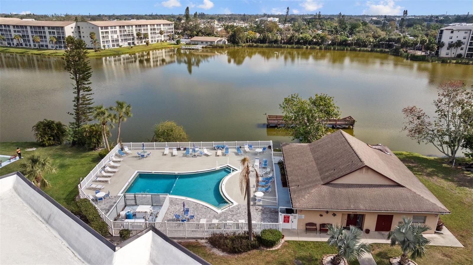 BAYSHORE ON THE LAKE APTS SEC 1 - Residential