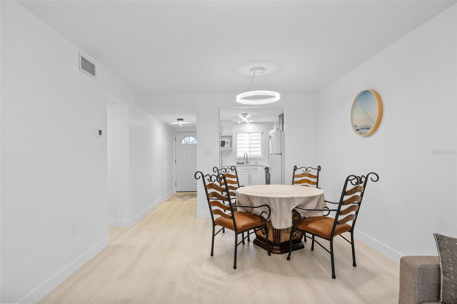 BAYSHORE ON THE LAKE APTS SEC 1 - Residential