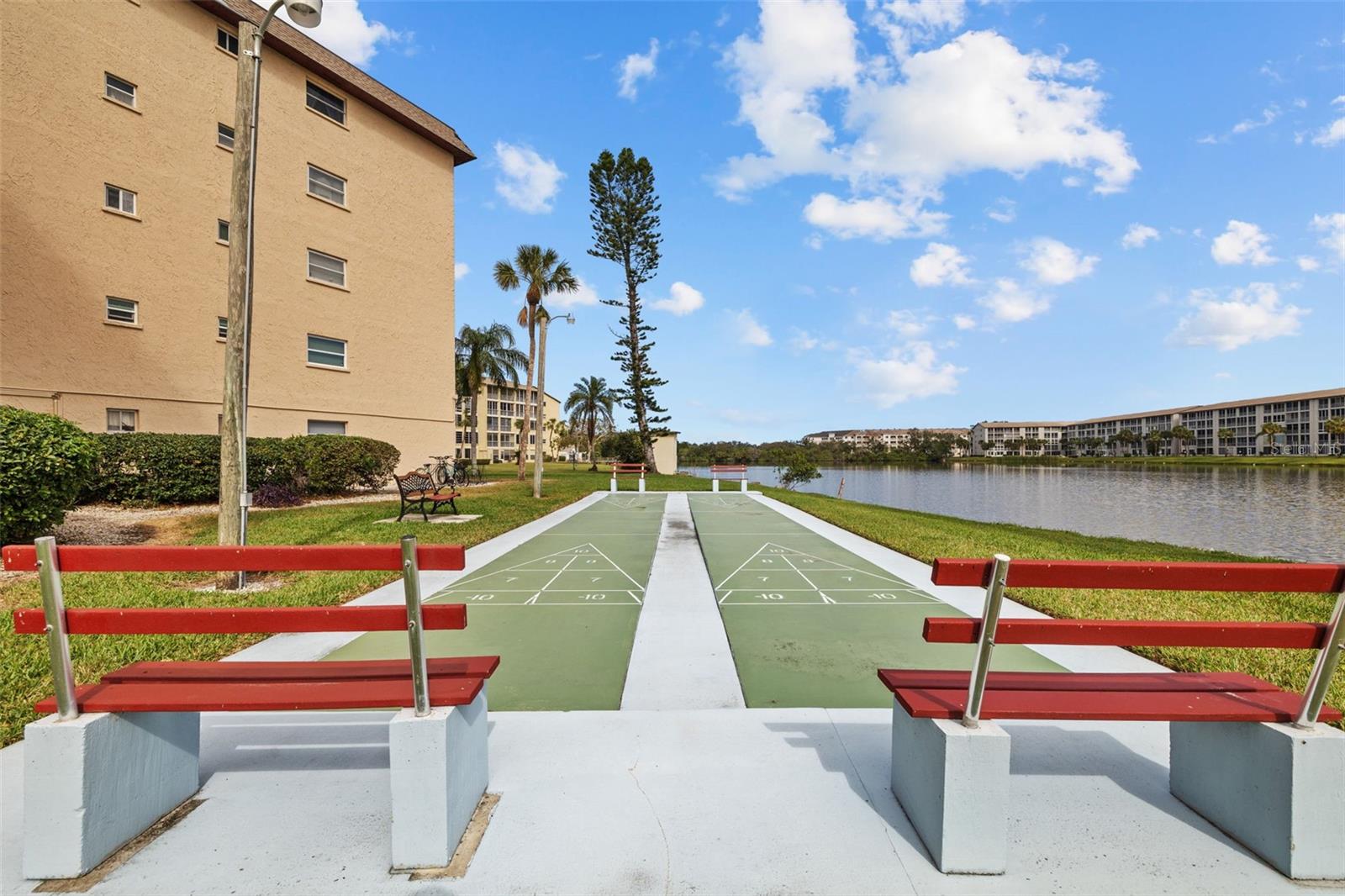 BAYSHORE ON THE LAKE APTS SEC 1 - Residential
