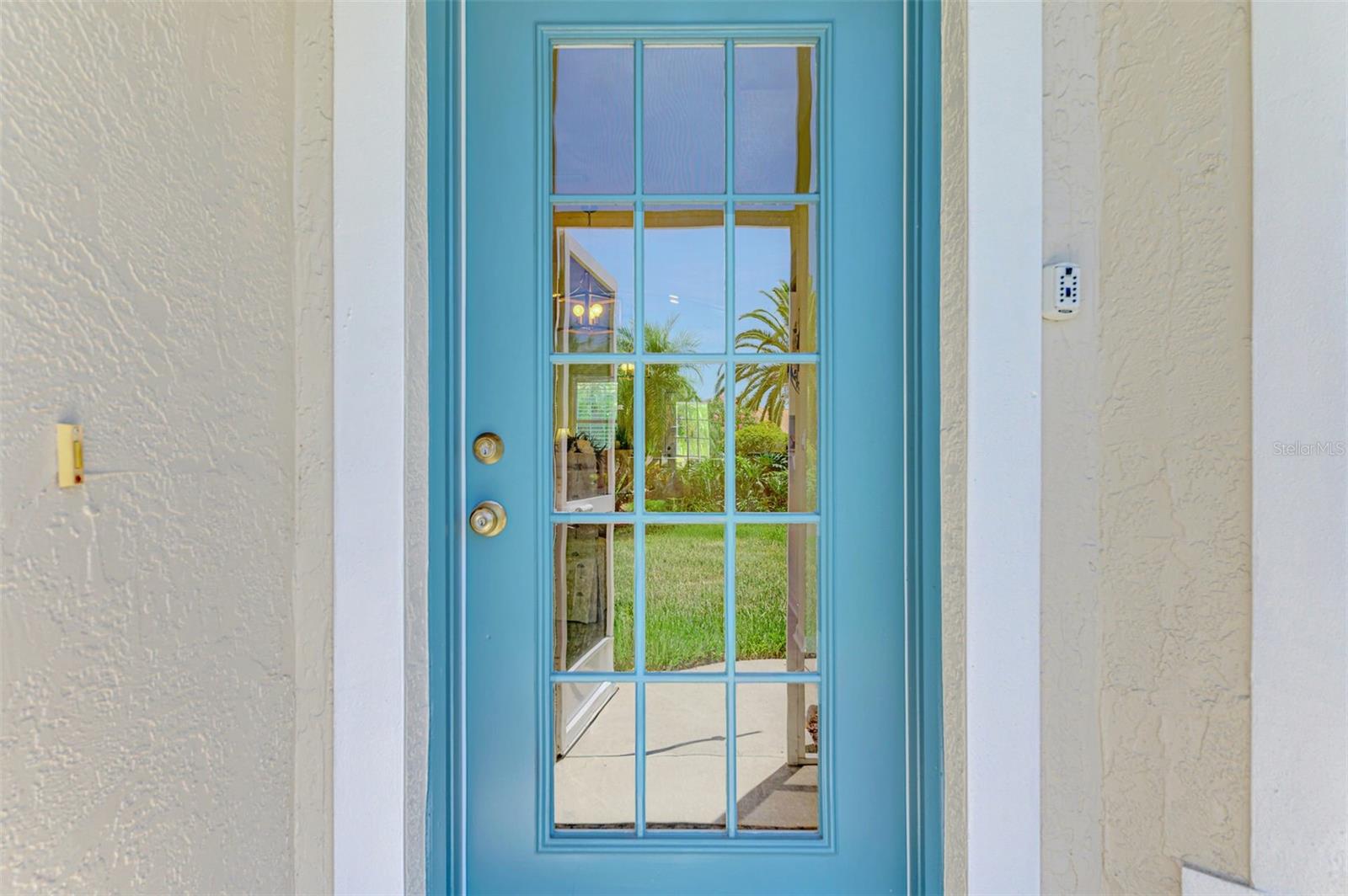 PELICAN POINTE GOLF & COUNTRY CLUB - Residential