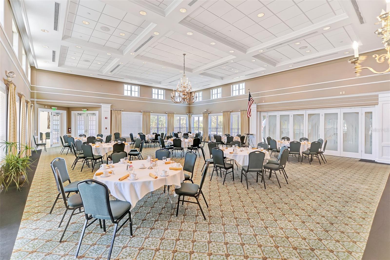 PELICAN POINTE GOLF & COUNTRY CLUB - Residential