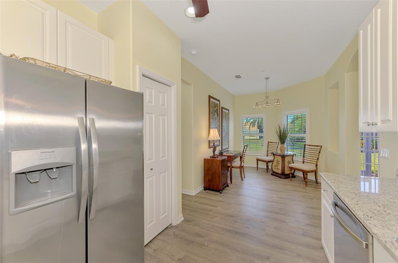 PELICAN POINTE GOLF & COUNTRY CLUB - Residential