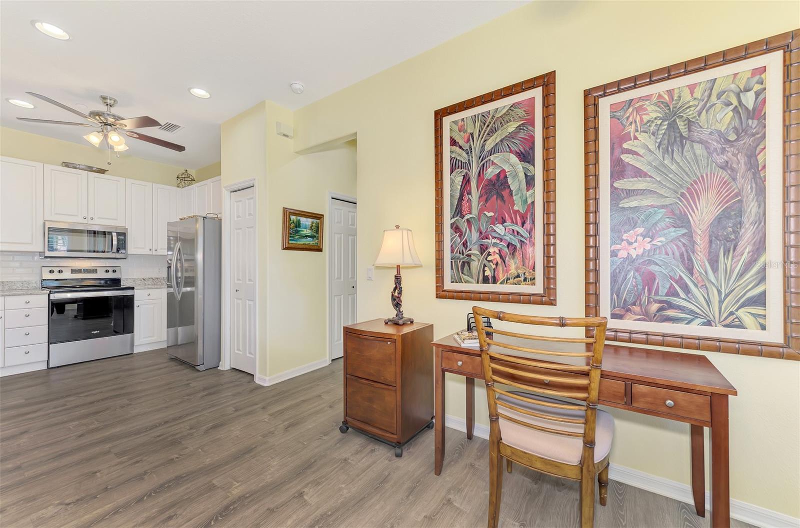 PELICAN POINTE GOLF & COUNTRY CLUB - Residential