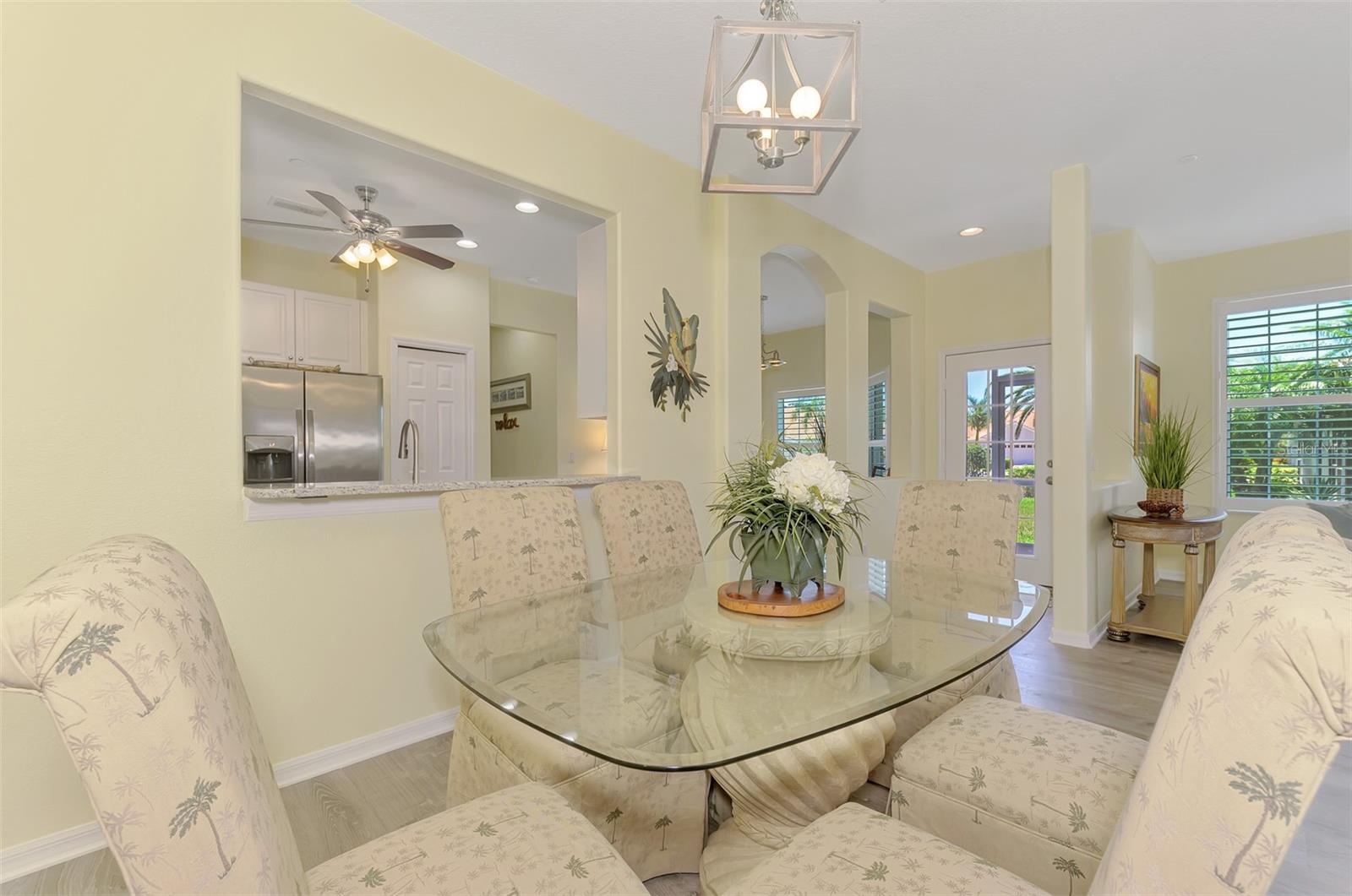 PELICAN POINTE GOLF & COUNTRY CLUB - Residential