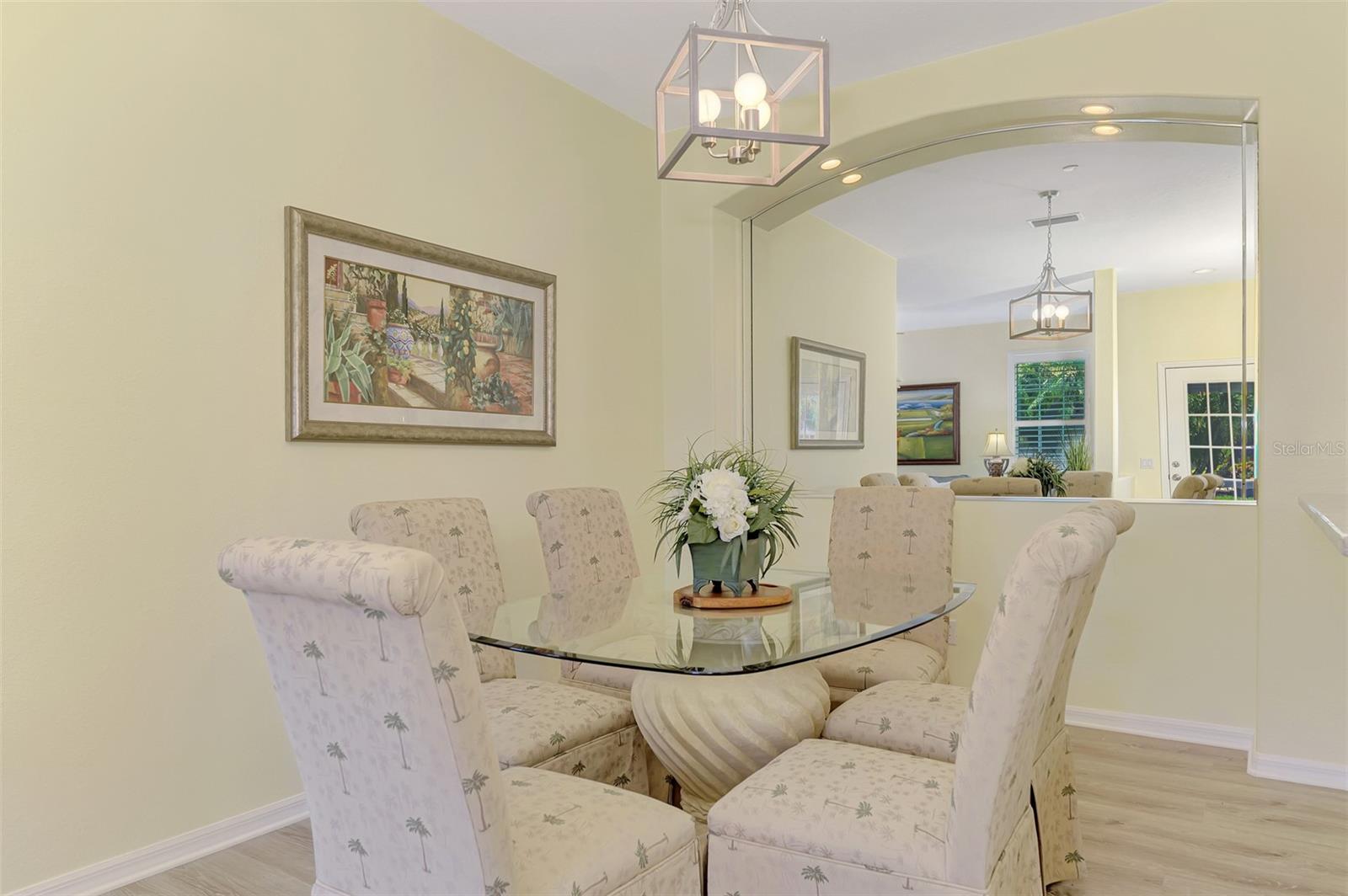 PELICAN POINTE GOLF & COUNTRY CLUB - Residential