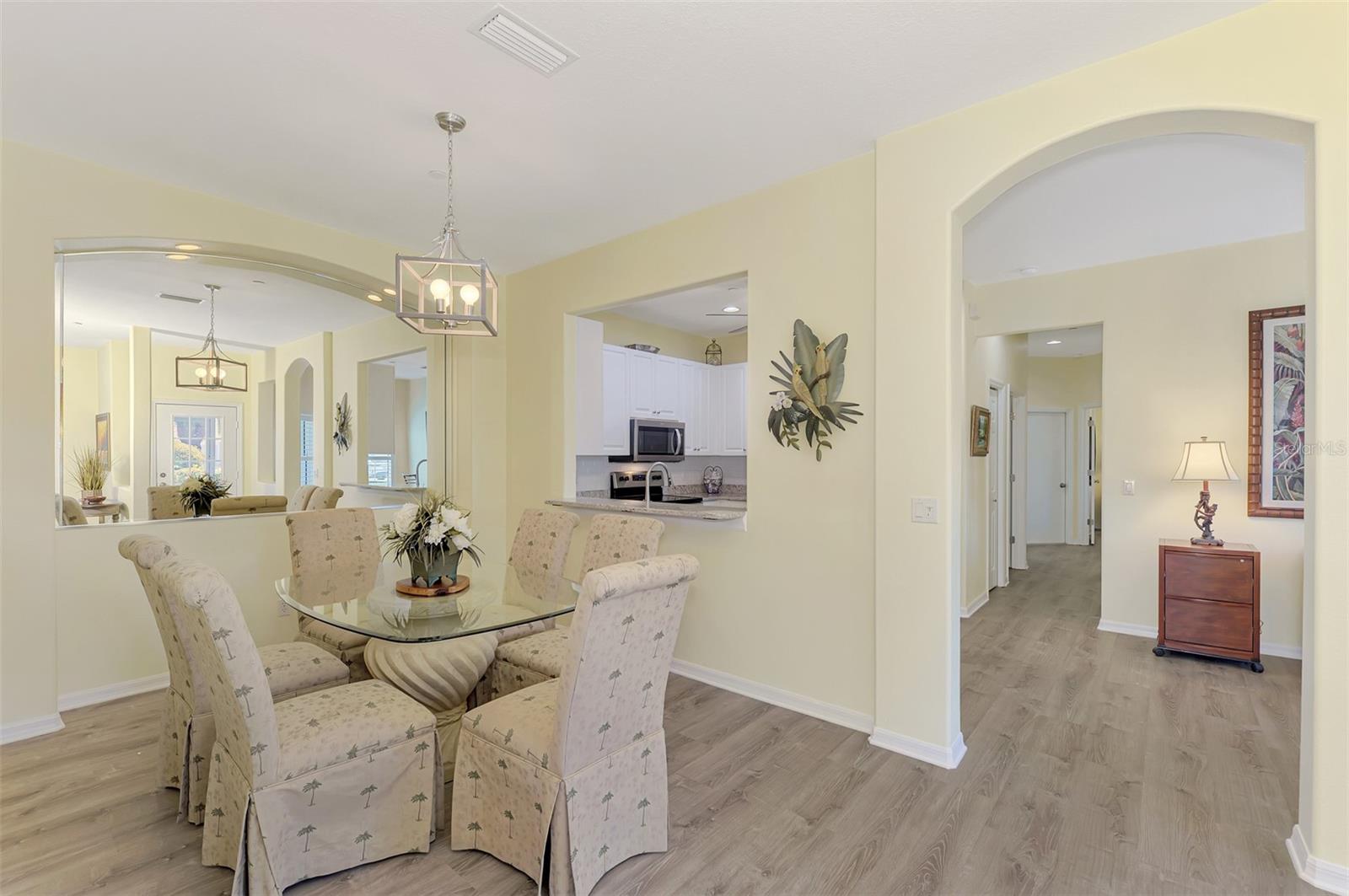 PELICAN POINTE GOLF & COUNTRY CLUB - Residential