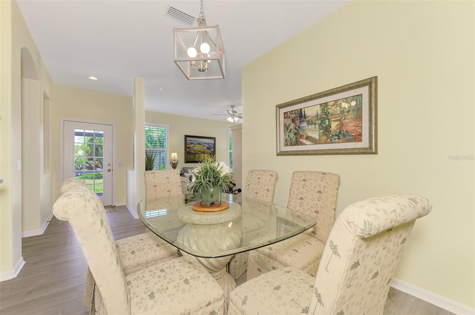 PELICAN POINTE GOLF & COUNTRY CLUB - Residential