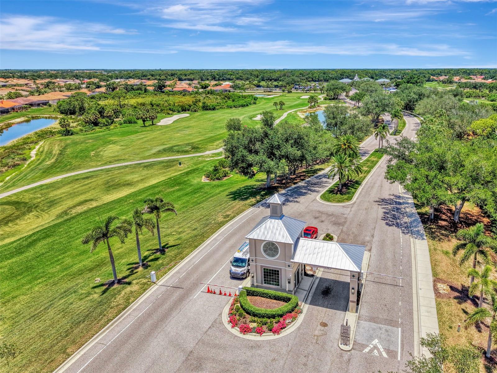 PELICAN POINTE GOLF & COUNTRY CLUB - Residential