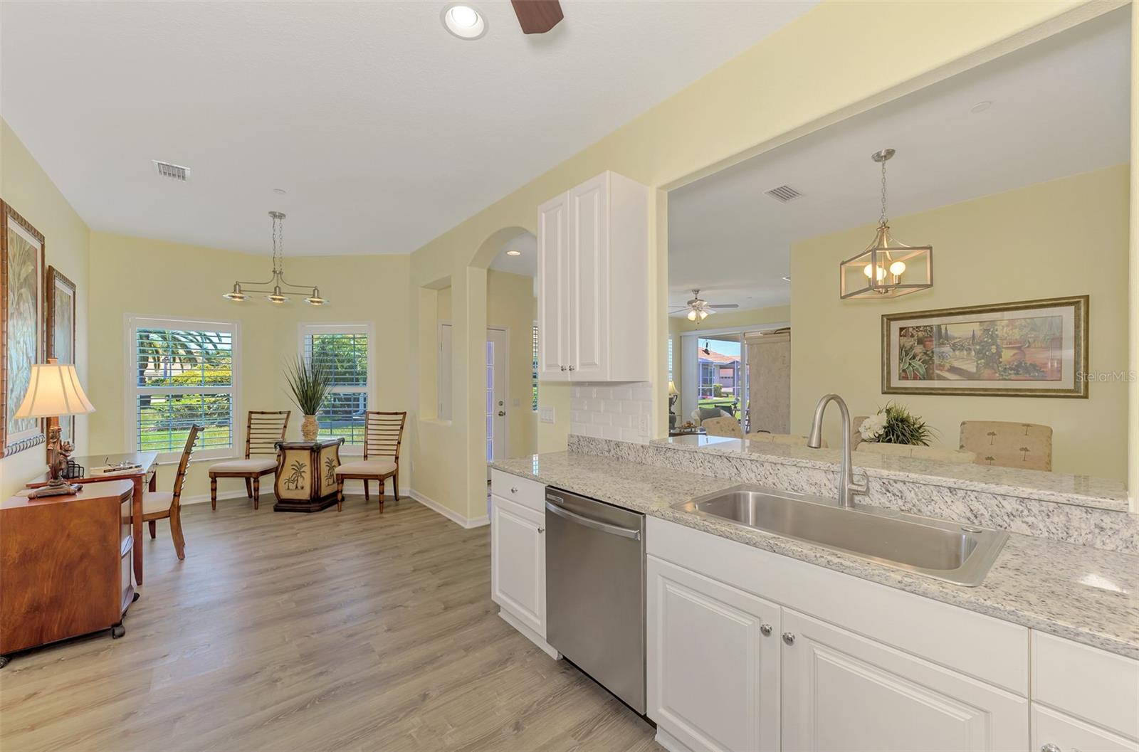 PELICAN POINTE GOLF & COUNTRY CLUB - Residential