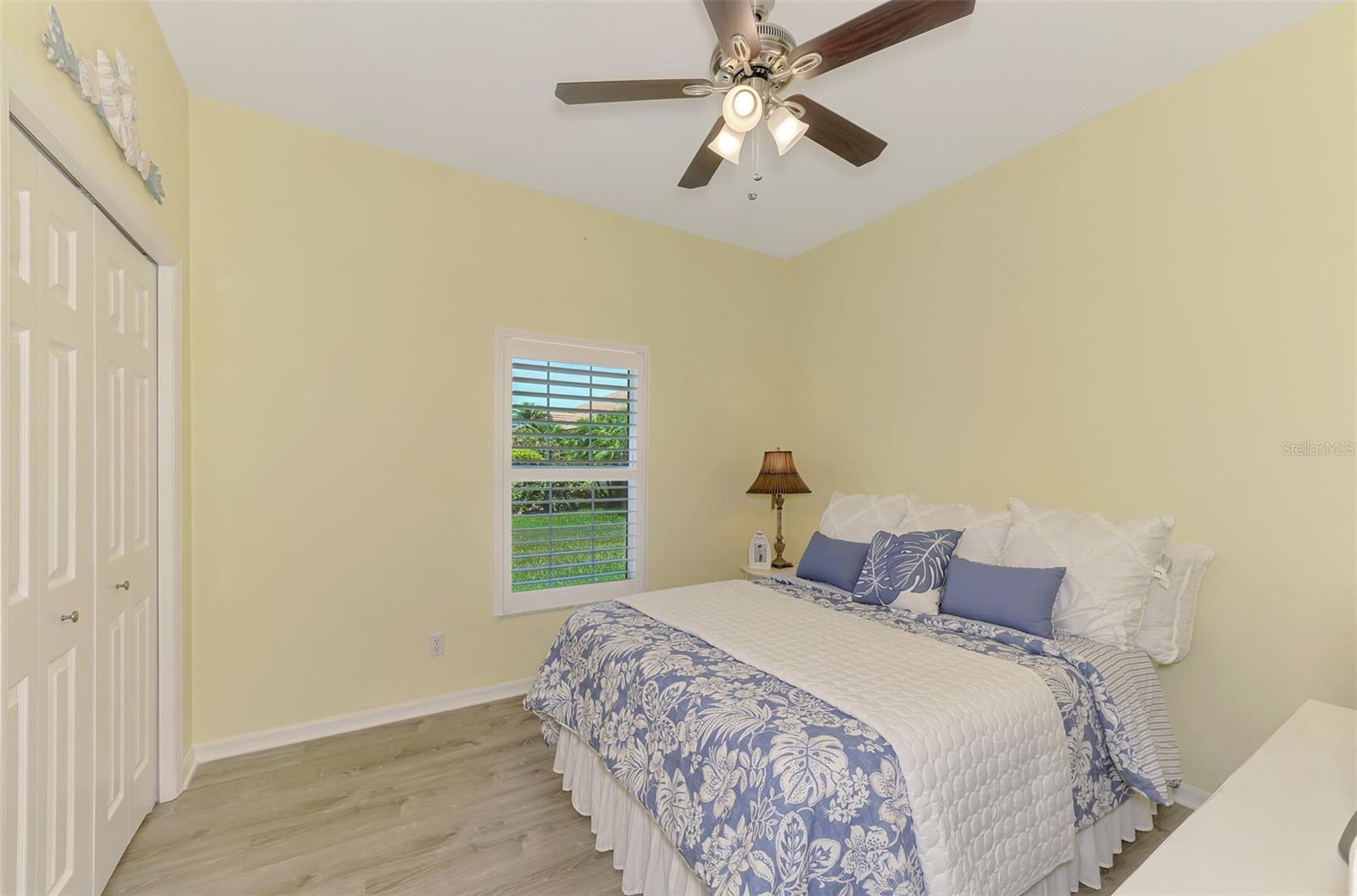PELICAN POINTE GOLF & COUNTRY CLUB - Residential