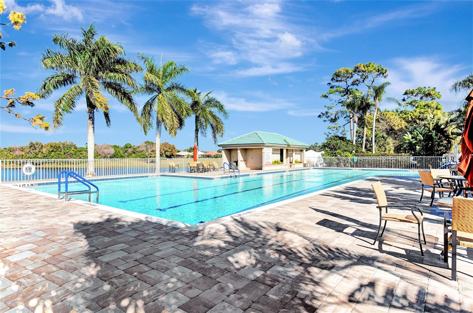 PELICAN POINTE GOLF & COUNTRY CLUB - Residential
