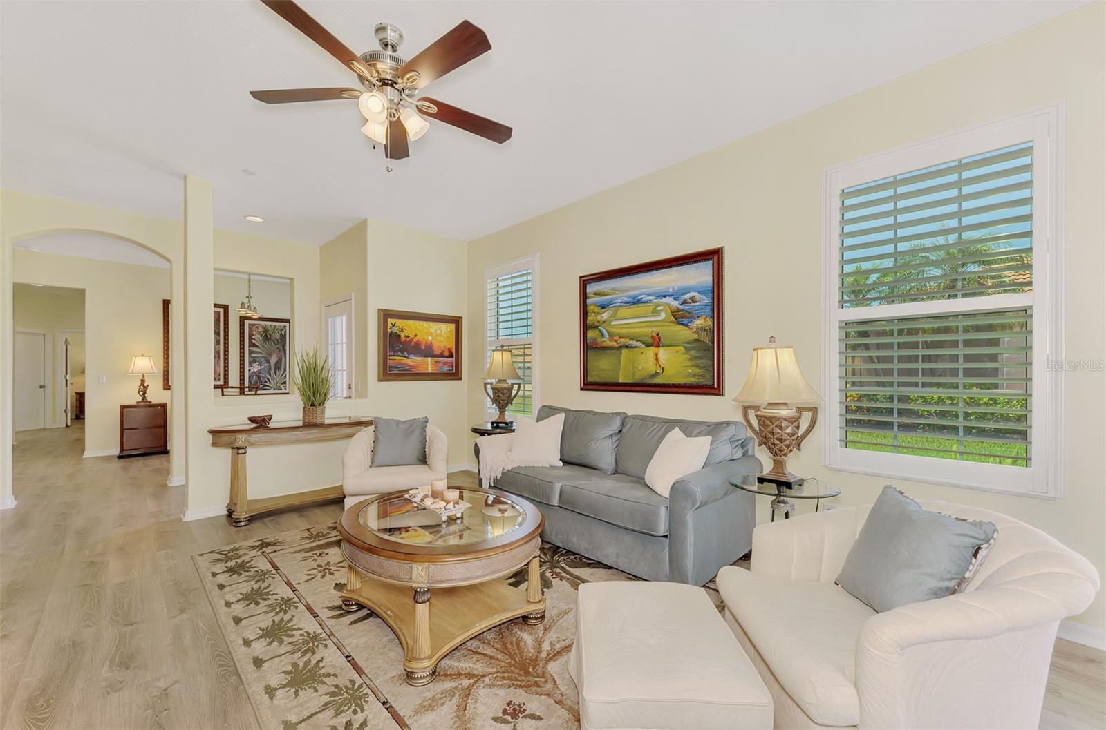 PELICAN POINTE GOLF & COUNTRY CLUB - Residential