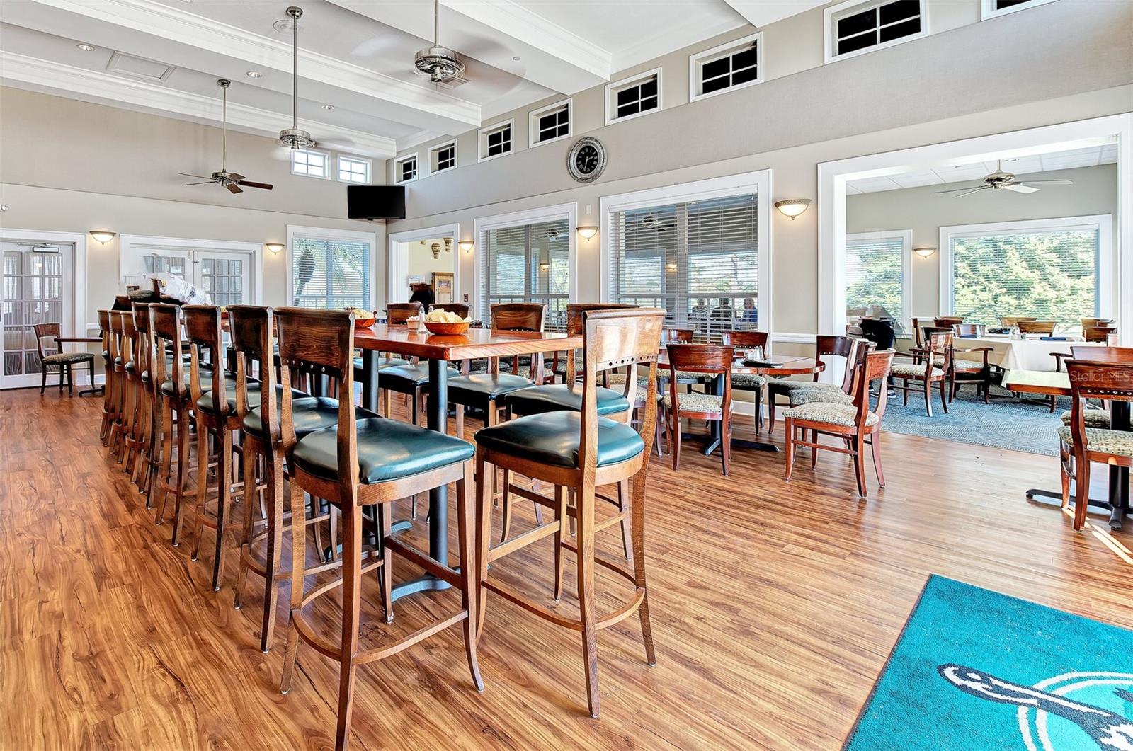 PELICAN POINTE GOLF & COUNTRY CLUB - Residential