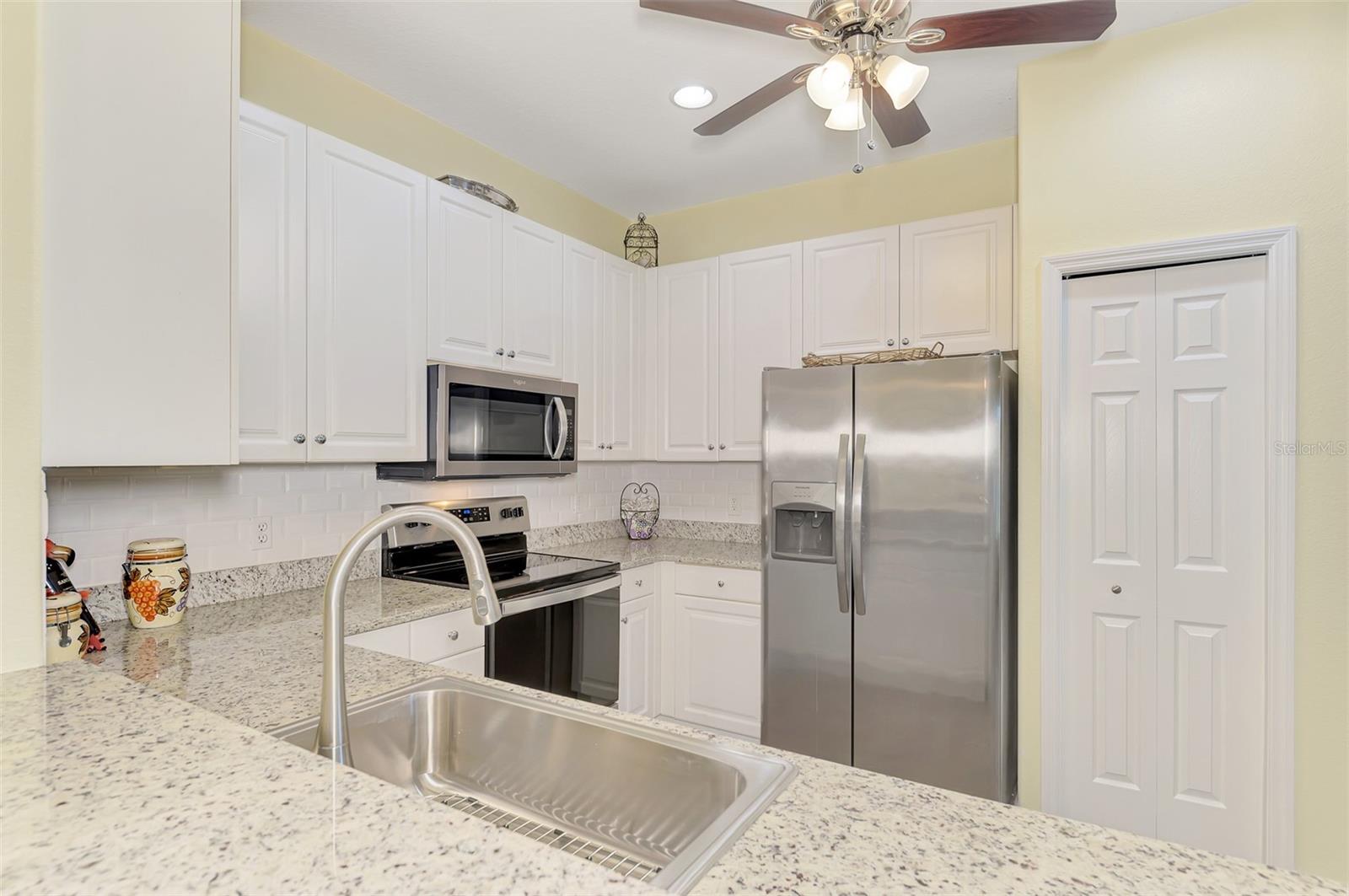 PELICAN POINTE GOLF & COUNTRY CLUB - Residential