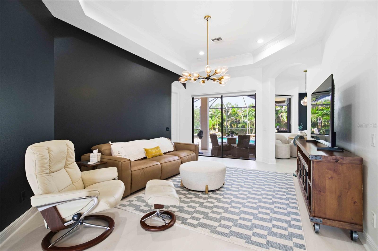 RESIDENCES AT UNIVERSITY GROVES - Residential