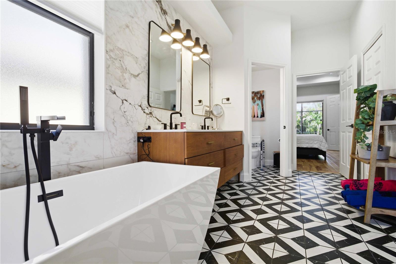 RESIDENCES AT UNIVERSITY GROVES - Residential