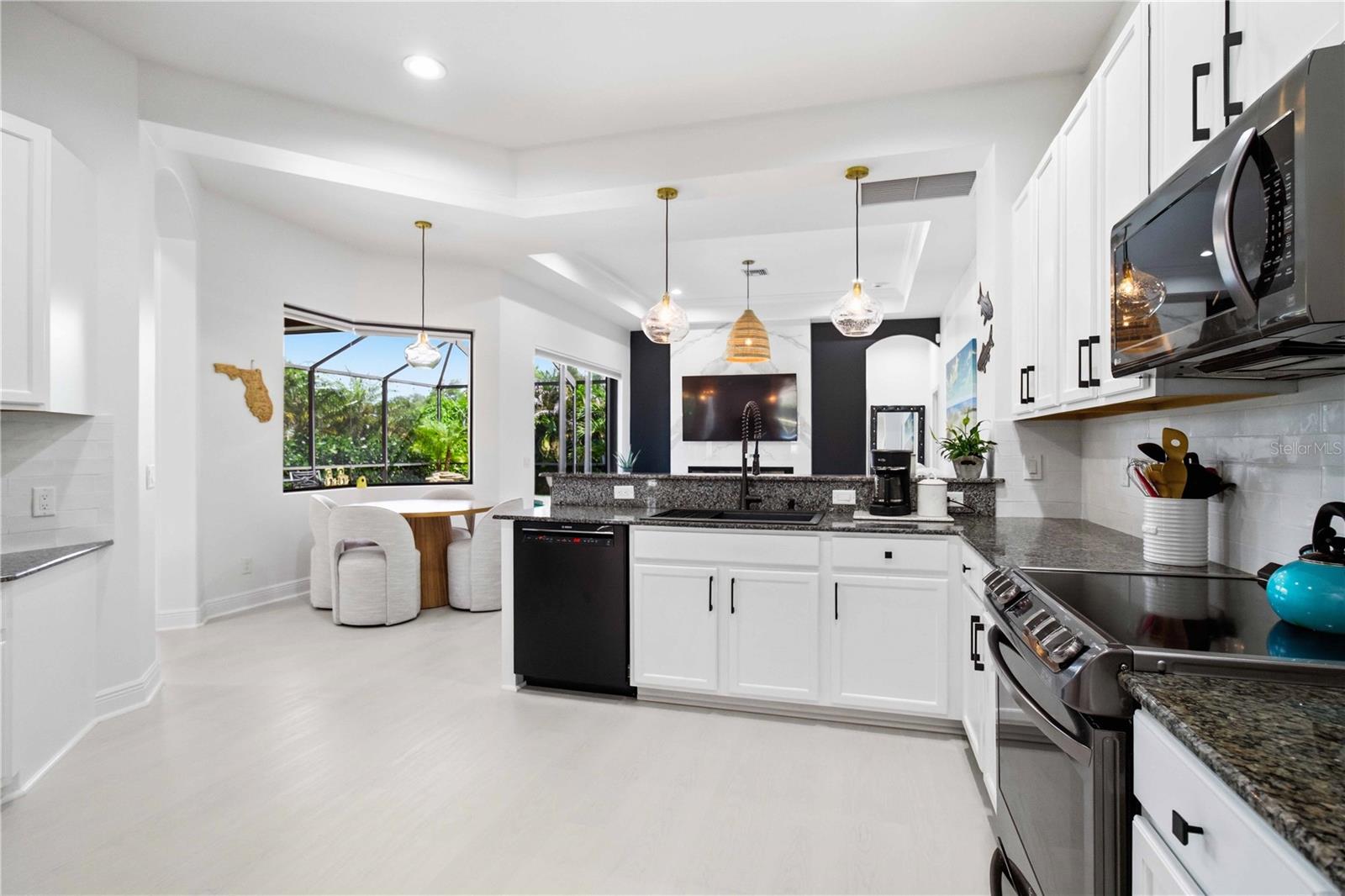 RESIDENCES AT UNIVERSITY GROVES - Residential