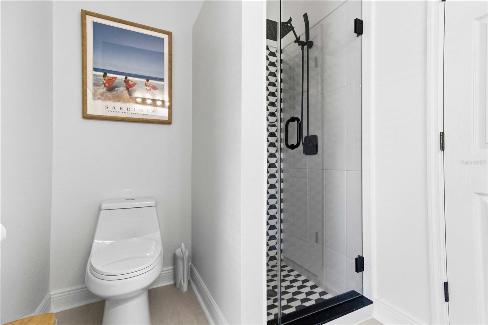 RESIDENCES AT UNIVERSITY GROVES - Residential