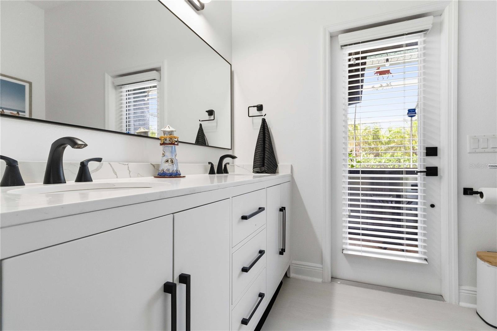 RESIDENCES AT UNIVERSITY GROVES - Residential