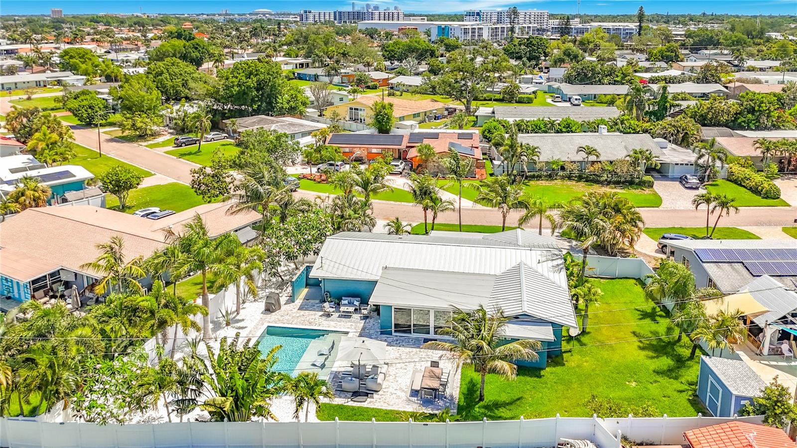 MAXIMO MOORINGS - Residential