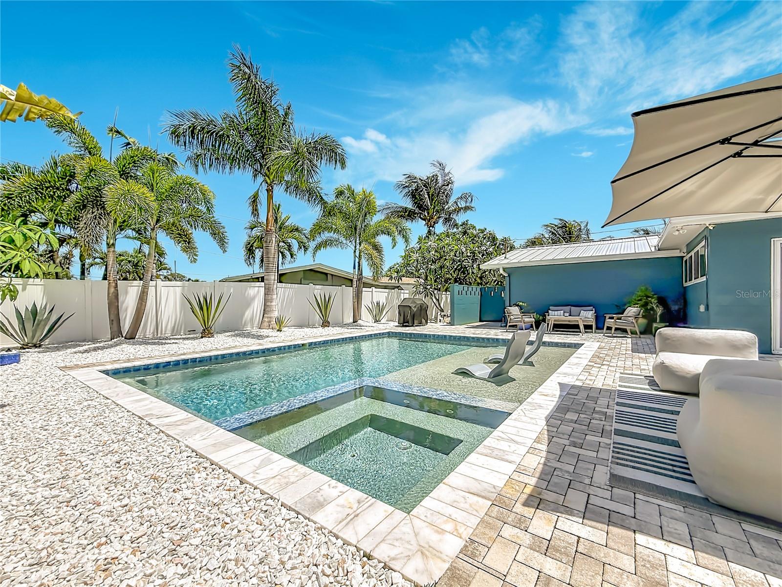 MAXIMO MOORINGS - Residential