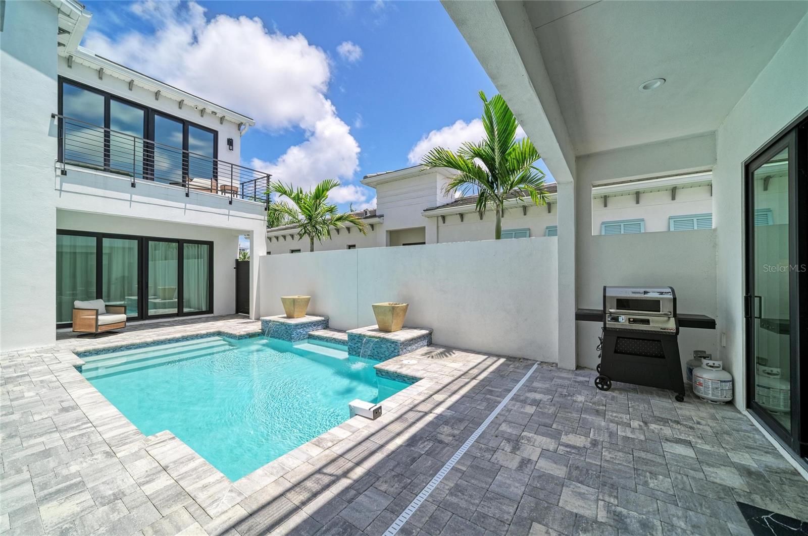 AQUA LAGOON - Residential