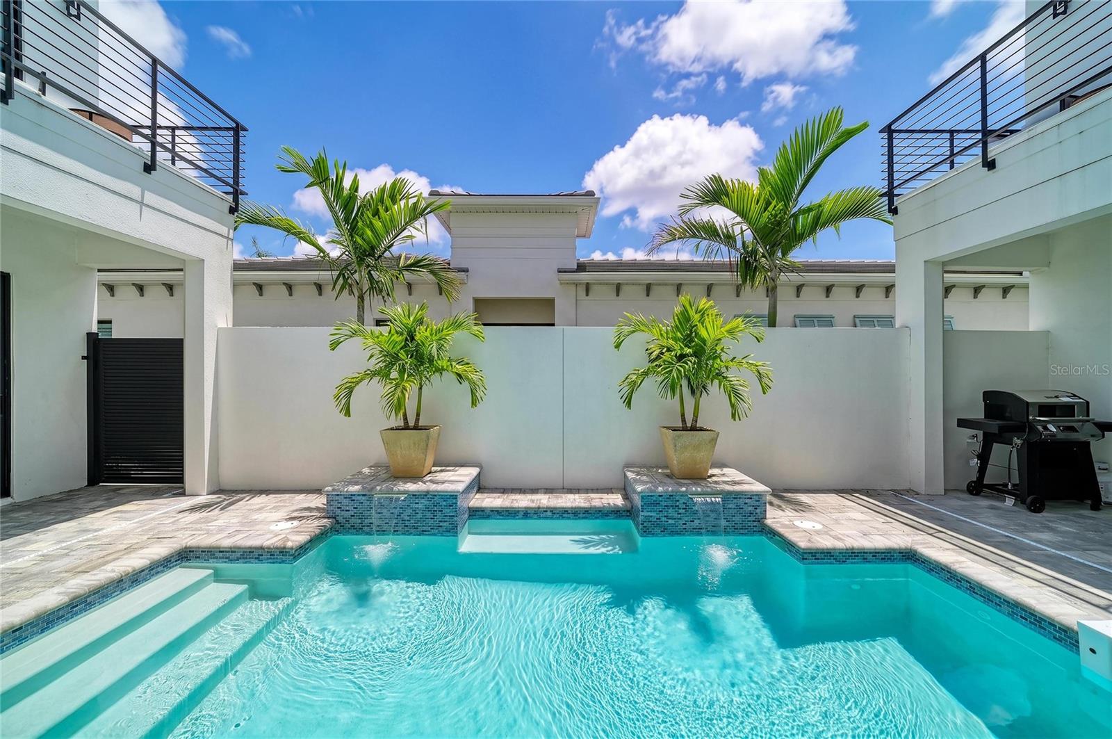 AQUA LAGOON - Residential