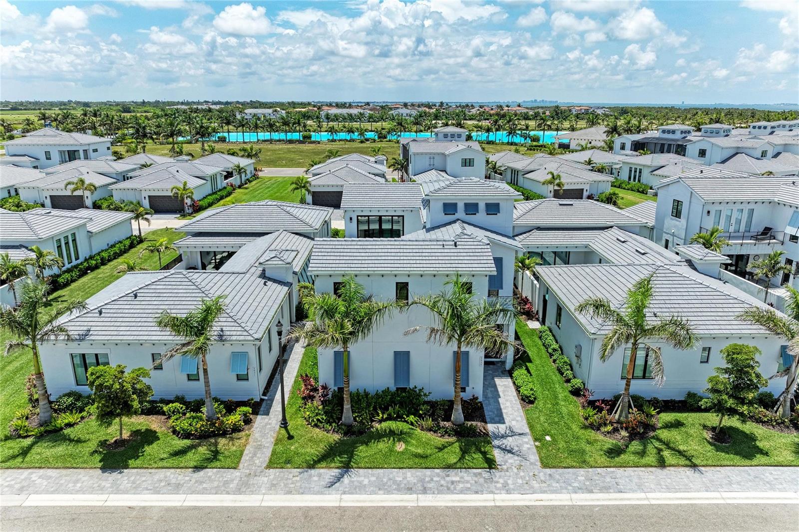 AQUA LAGOON - Residential