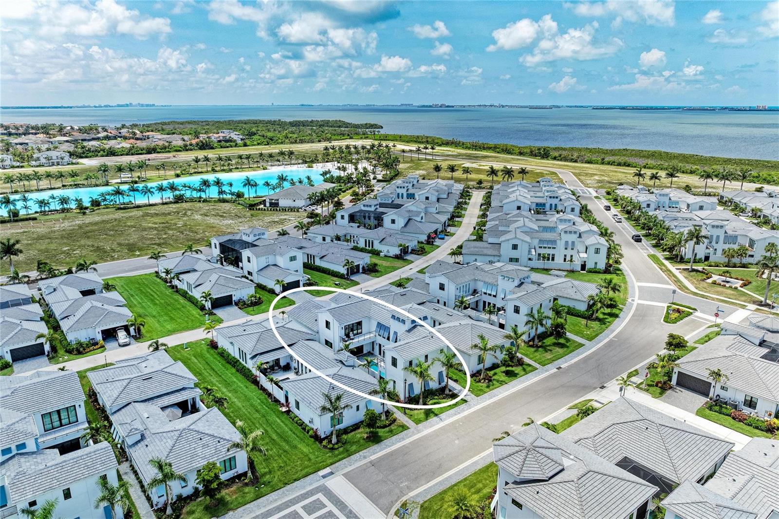 AQUA LAGOON - Residential