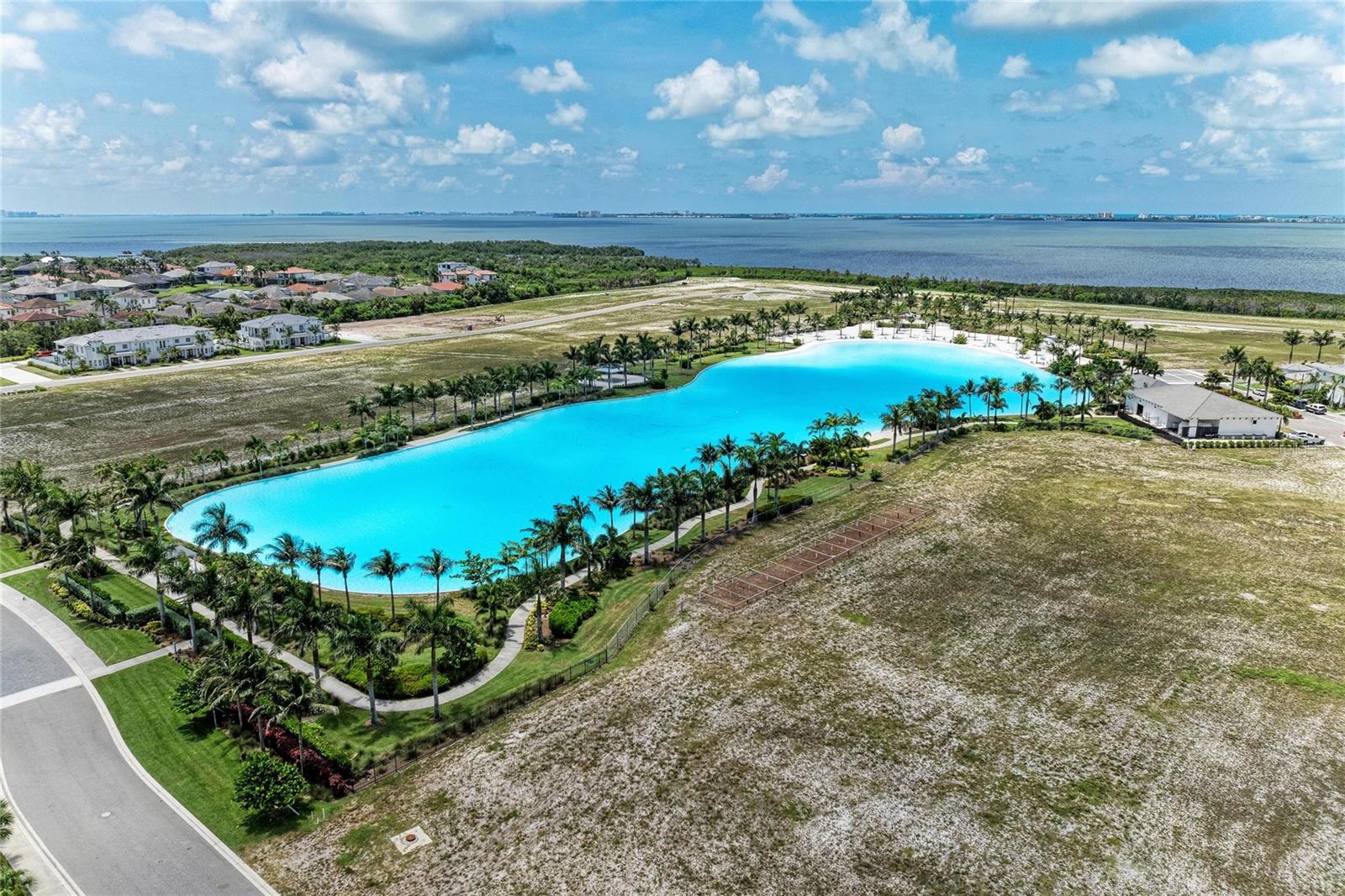 AQUA LAGOON - Residential