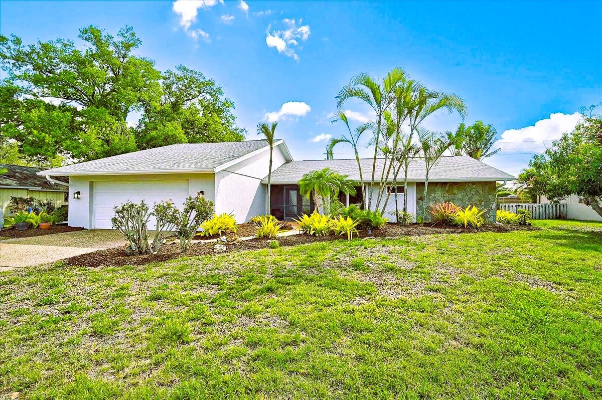 COUNTRY PLACE - Residential