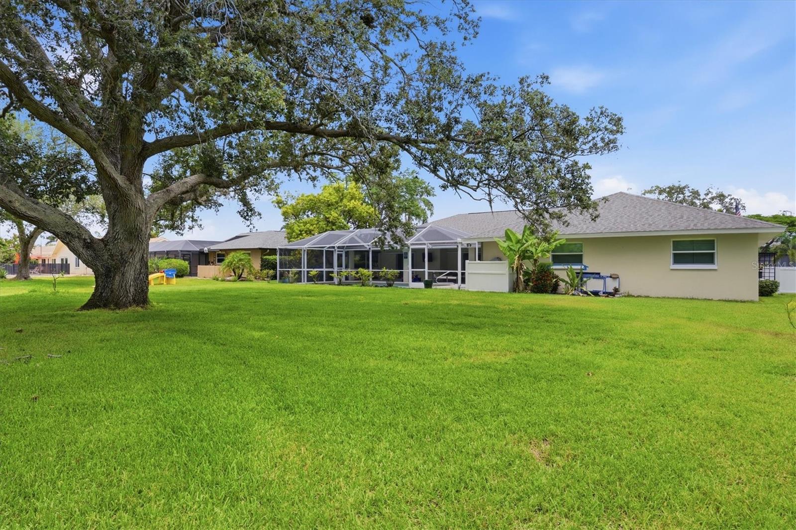 COUNTRY CLUB OF SARASOTA THE - Residential