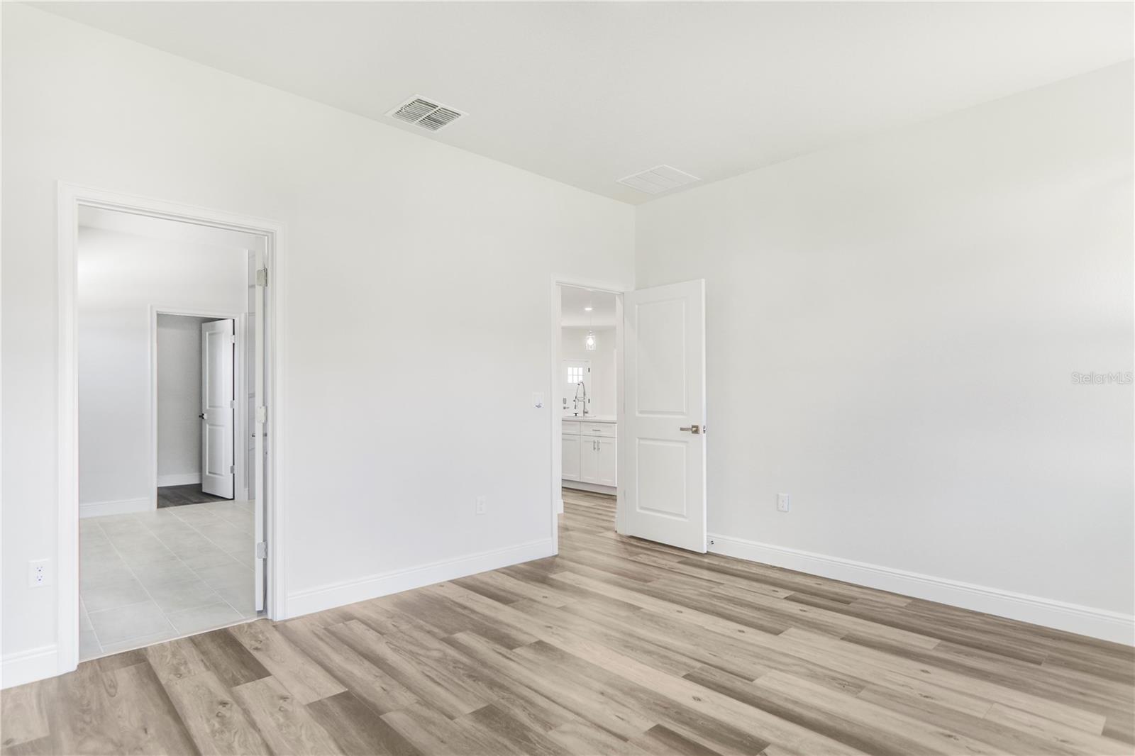 MARION OAKS UN 06 - Residential Lease