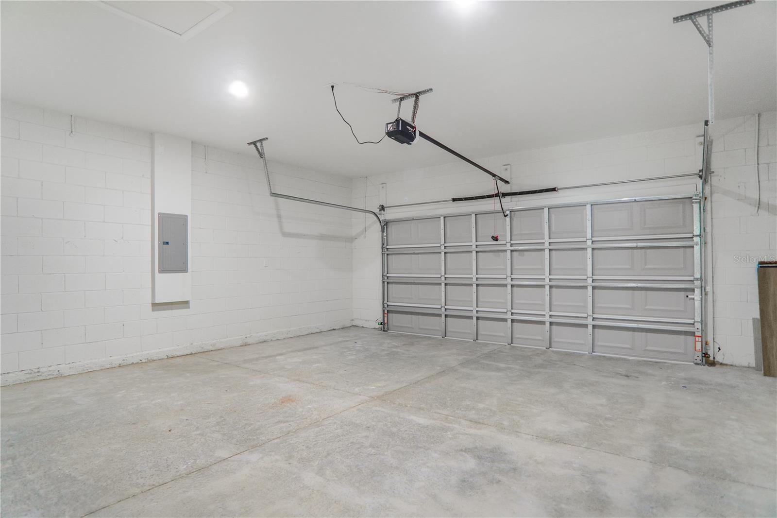 MARION OAKS UN 06 - Residential Lease