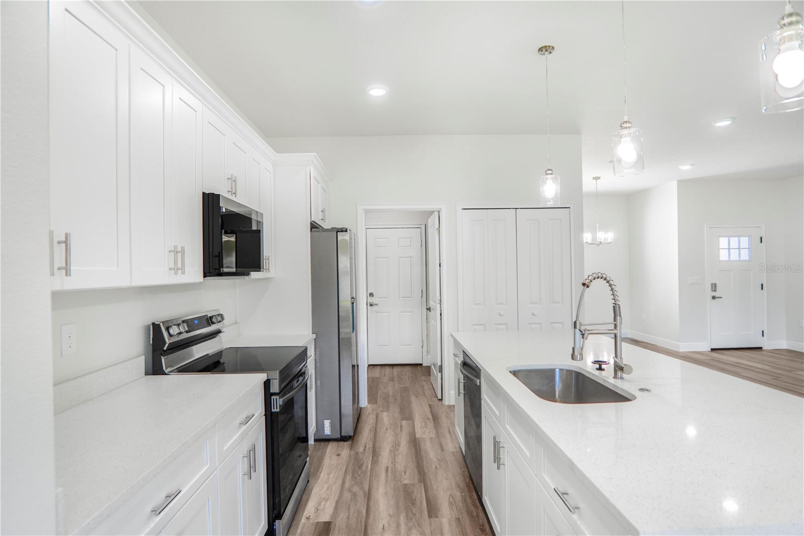 MARION OAKS UN 06 - Residential Lease