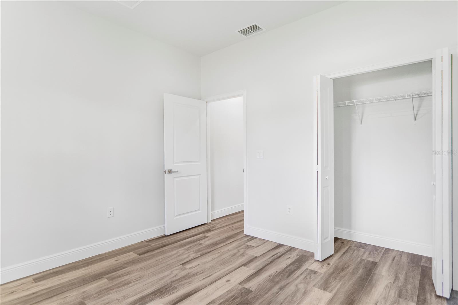 MARION OAKS UN 06 - Residential Lease