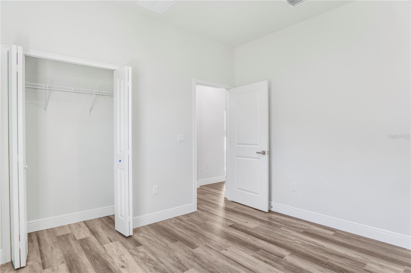 MARION OAKS UN 06 - Residential Lease