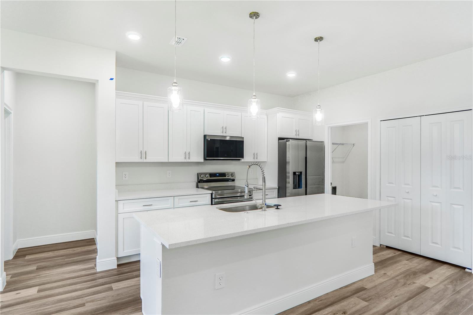 MARION OAKS UN 06 - Residential Lease