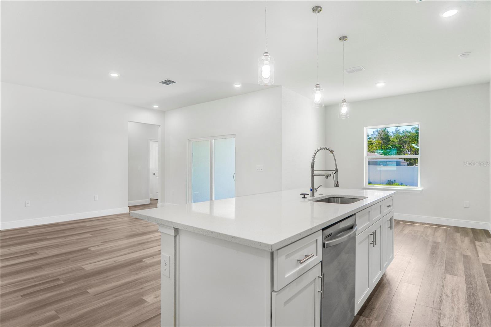 MARION OAKS UN 06 - Residential Lease