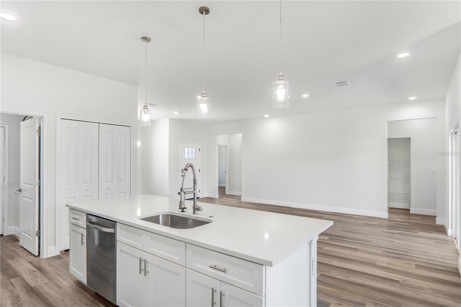MARION OAKS UN 06 - Residential Lease