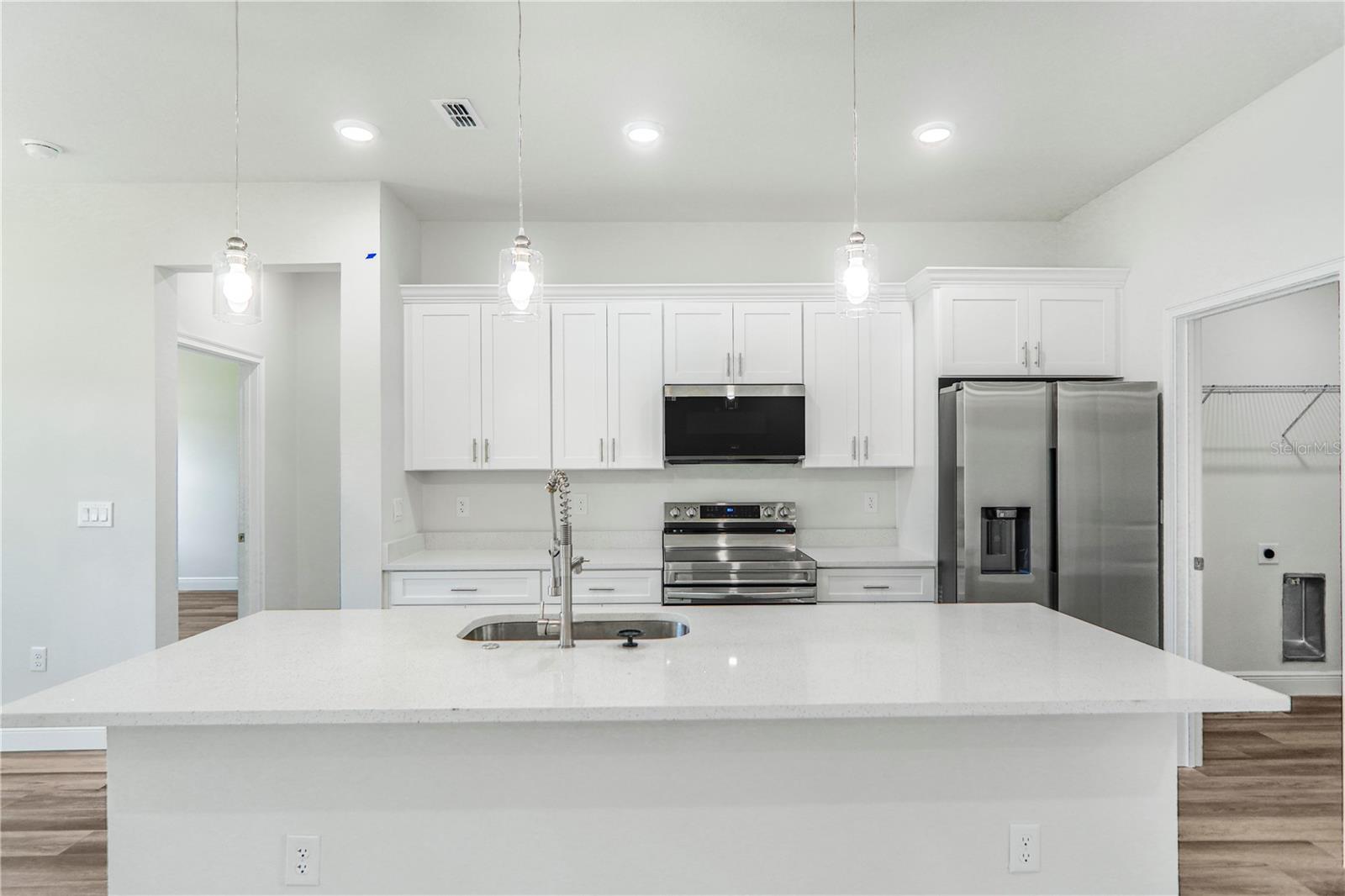 MARION OAKS UN 06 - Residential Lease