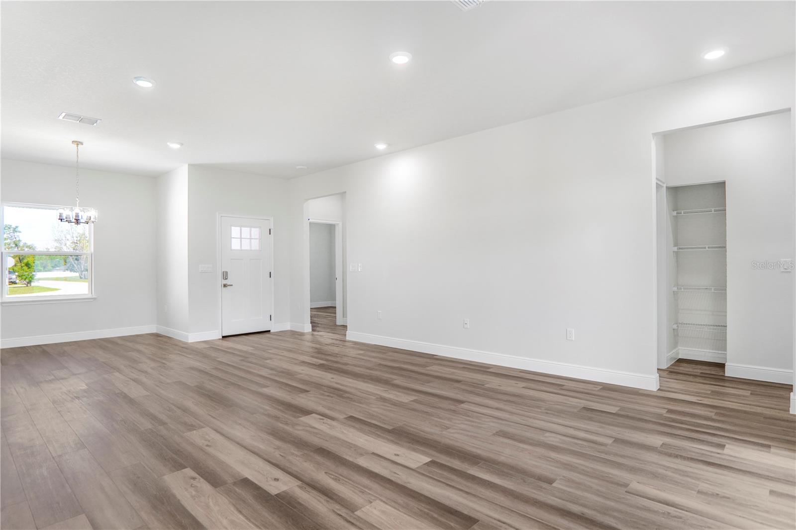 MARION OAKS UN 06 - Residential Lease