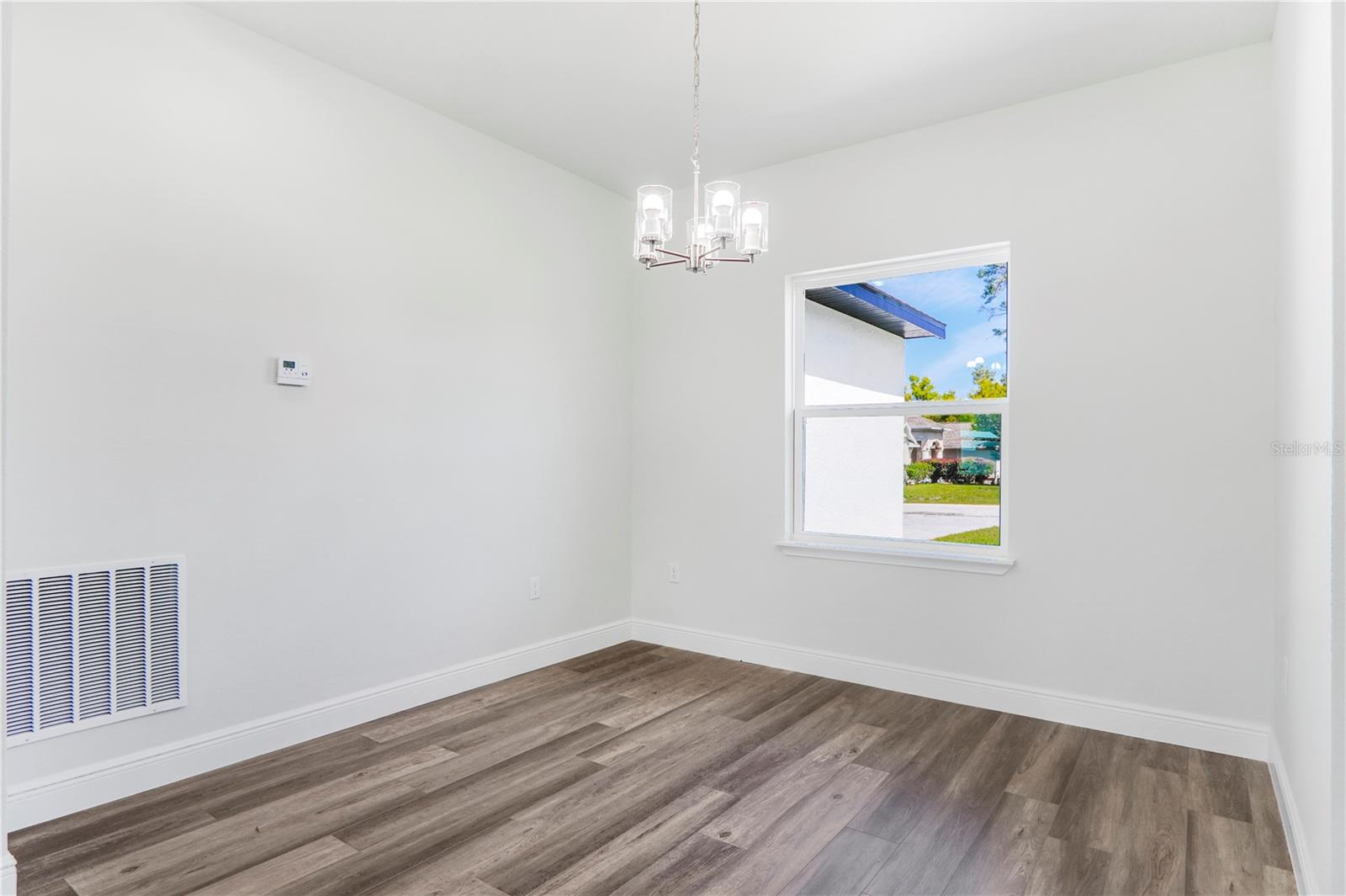 MARION OAKS UN 06 - Residential Lease
